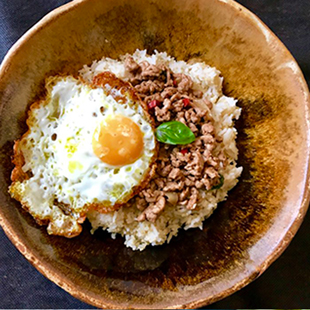 aromatic-mince-pork-with-red-chilli-and-basi-small