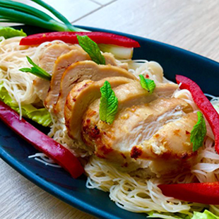 warm-chicken-salad-with-sweet-and-salty-rice-vermicelli
