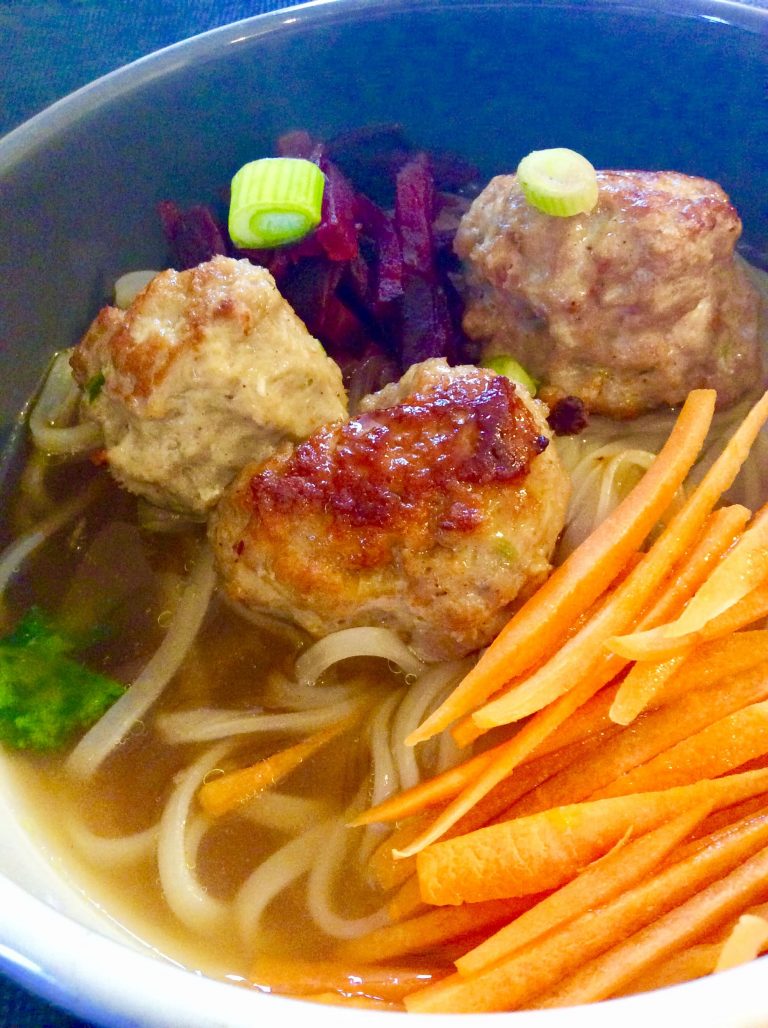 Thai Food Made Easy | Pork and Prawns Dumpling Noodle Soup